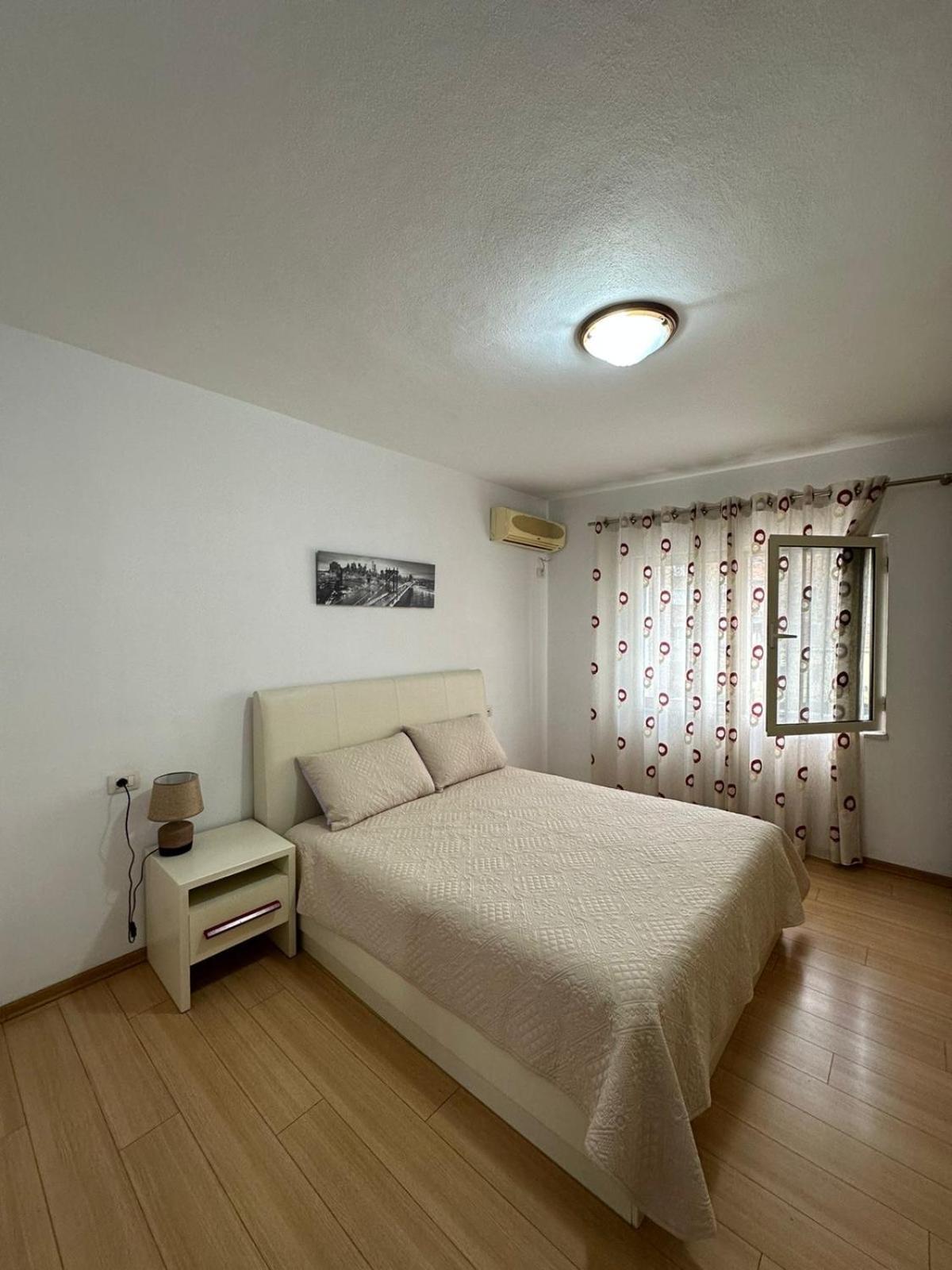 Blloku Family Apartment Тирана Экстерьер фото